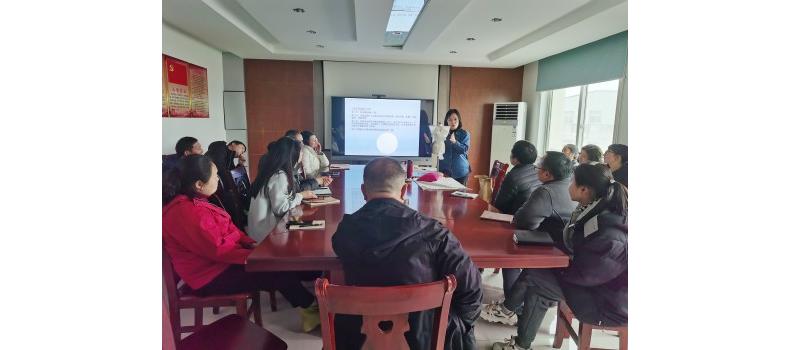 熱烈歡迎武漢紡織大學(xué)服裝學(xué)院張丹教授蒞臨授課指導(dǎo)！